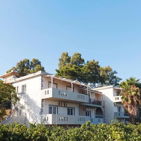 Seaheaven B4 - Beachfront Nest Memi, *