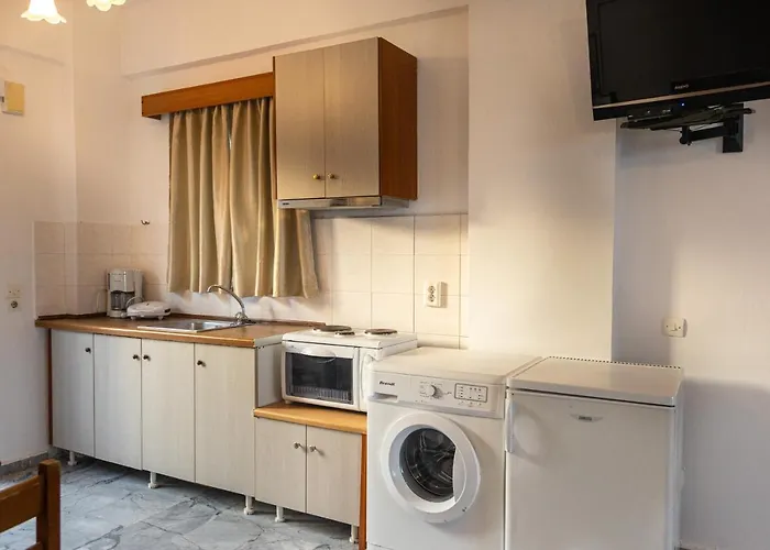 Seaheaven B4 - Beachfront Nest Memi, Tatil Evi